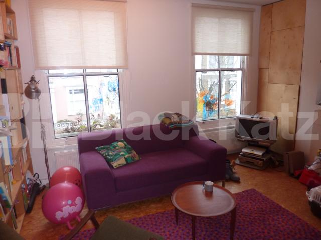 			NEW INSTRUCTION / ROOF TERRACE & GARDEN, 2 Bedroom, 1 bath, 1 reception Flat			 Alexander Road, ARCHWAY